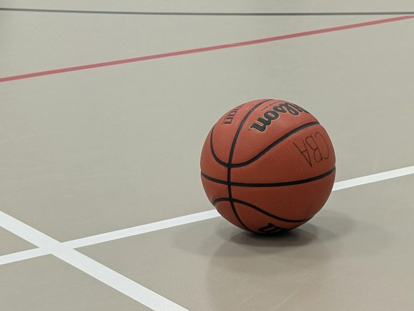Richesses et controverses du règlement des fautes au basket